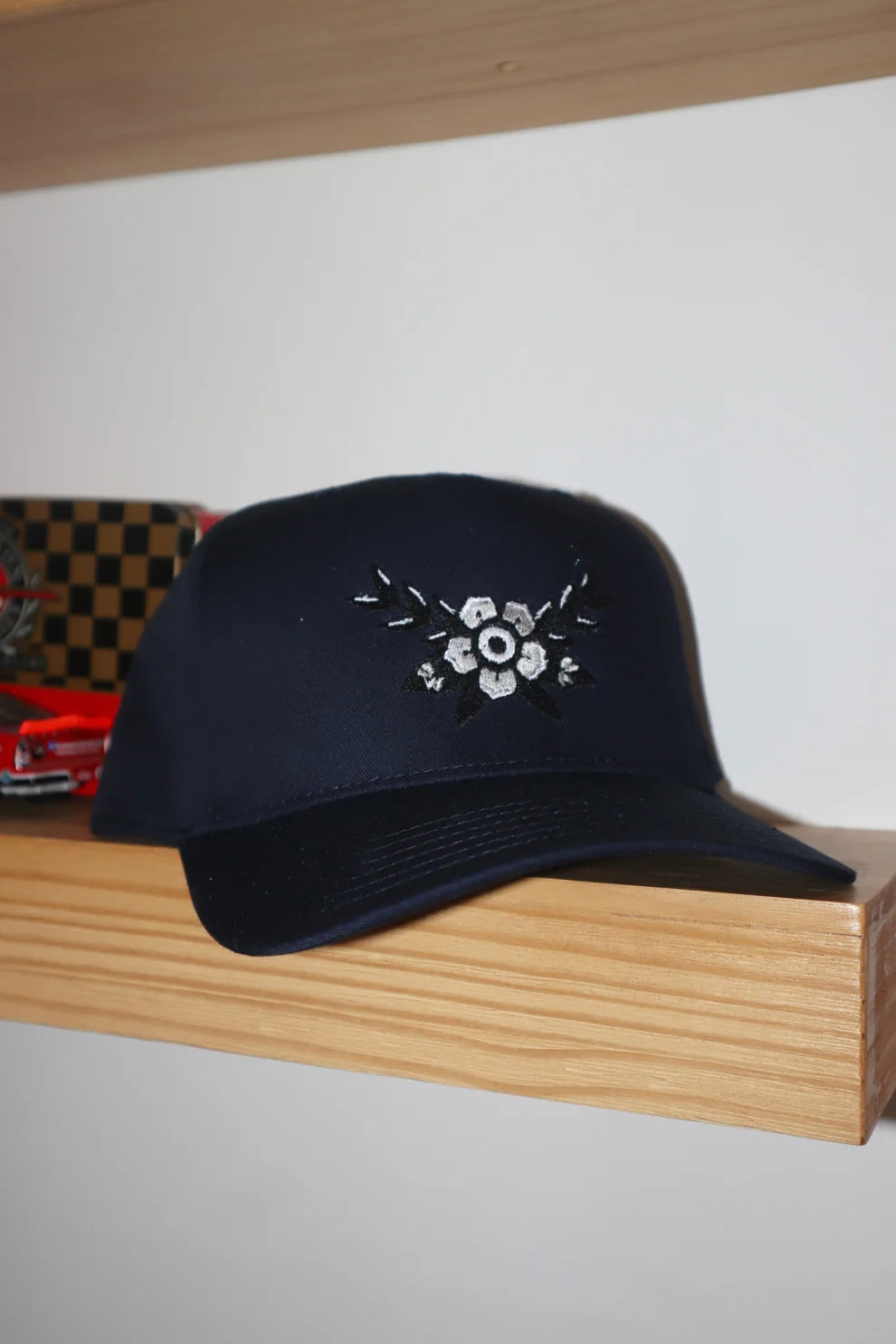 Embroidered American Traditional Pinwheel Flower Baseball Cap